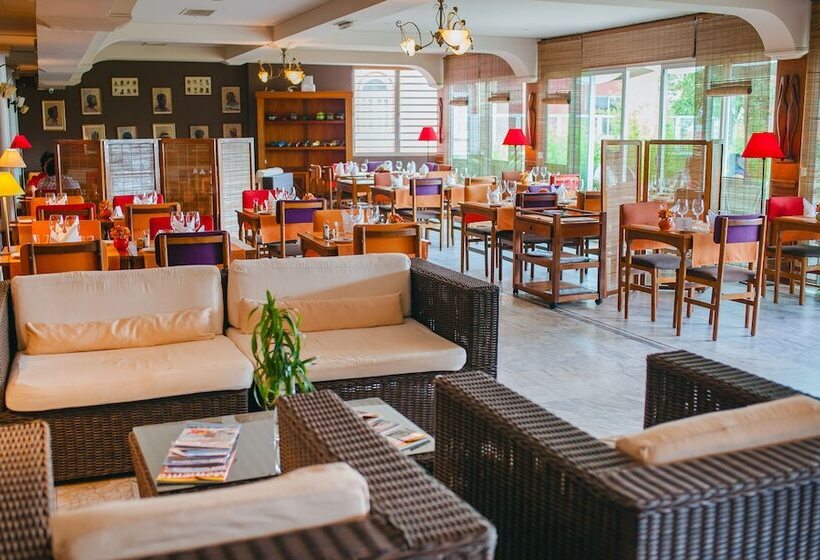 ホテル Hôtel Colbert   Spa & Casino