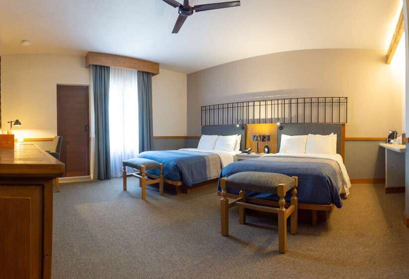 هتل Hacienda Jurica By Brisas