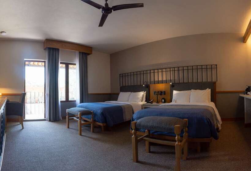 هتل Hacienda Jurica By Brisas