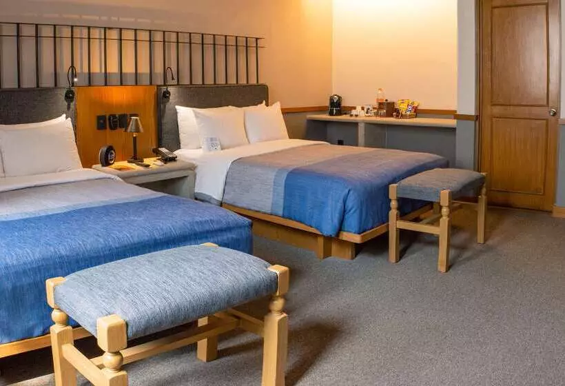 Отель Hacienda Jurica By Brisas