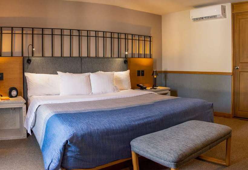 هتل Hacienda Jurica By Brisas