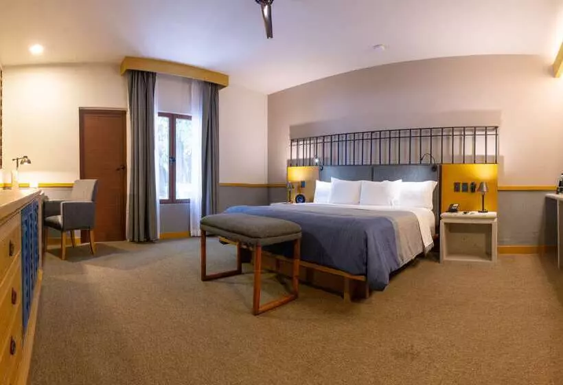 Отель Hacienda Jurica By Brisas