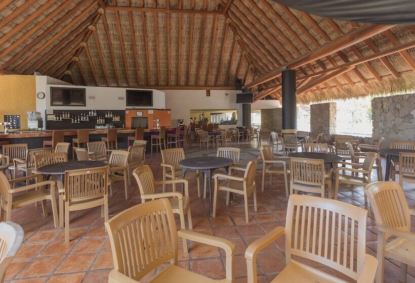 هتل Holiday Inn Resort Ixtapa All Inclusive, An Ihg