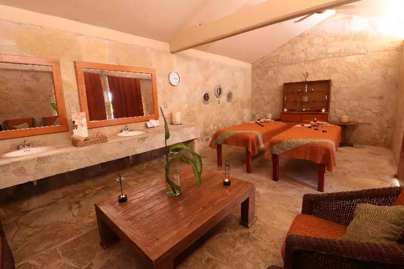 Hotel Mision Palenque