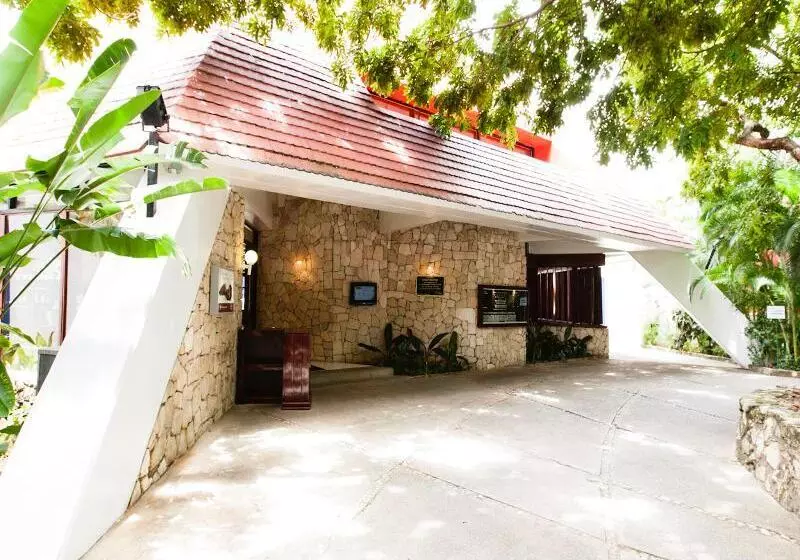 Hotel Mision Palenque