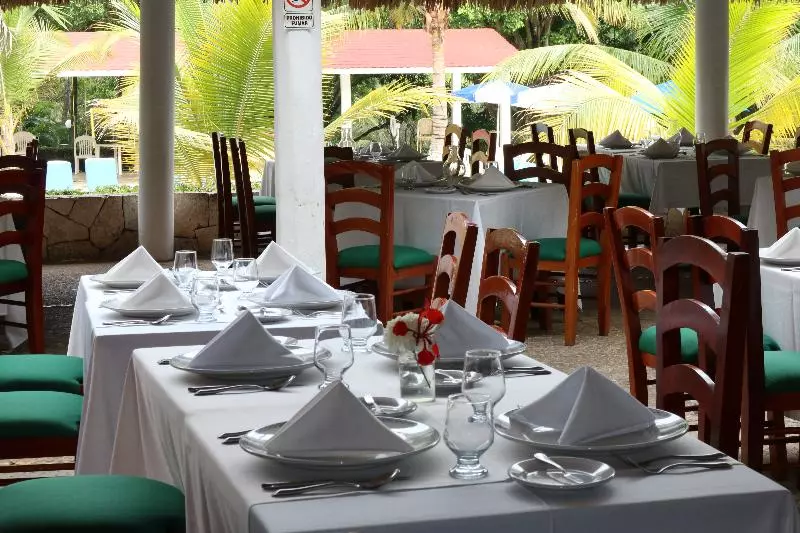 Hotel Mision Palenque