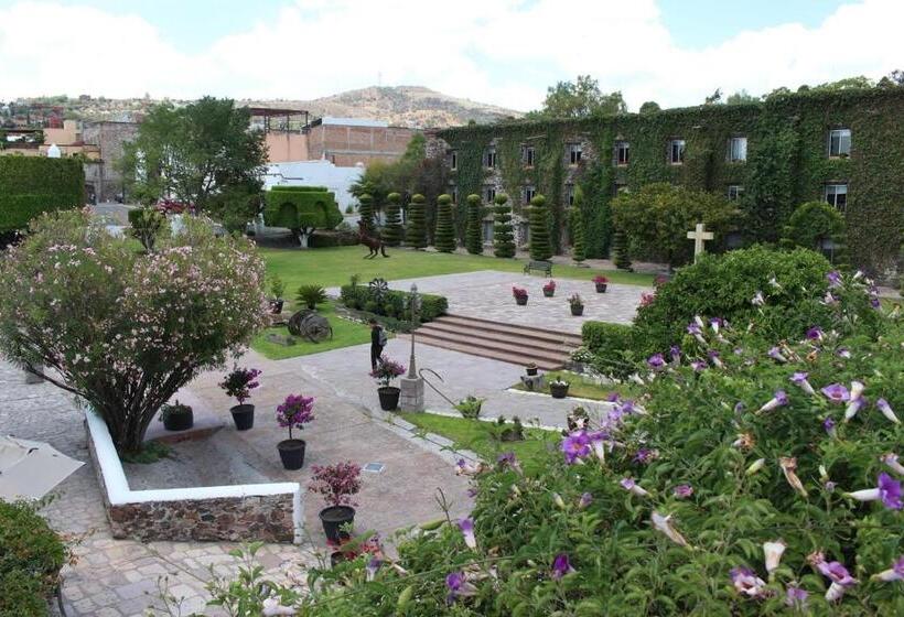 هتل Posada De La Aldea