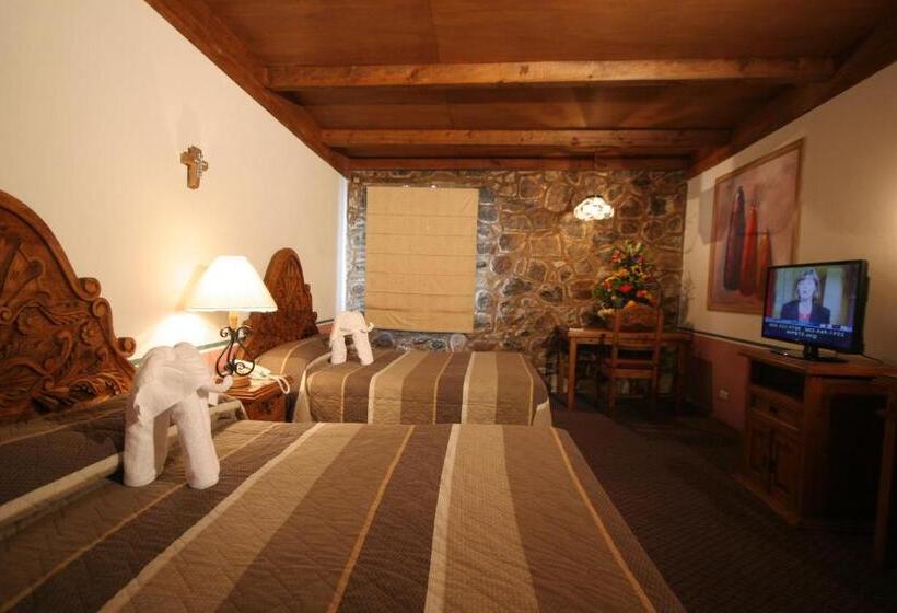 هتل Posada De La Aldea
