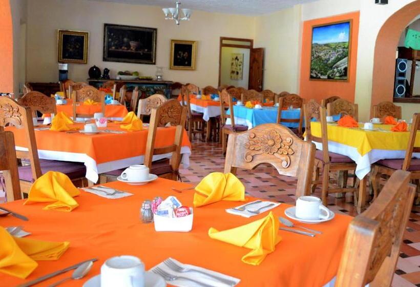 هتل Posada De La Aldea