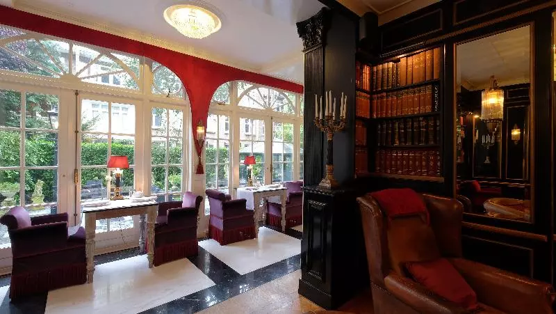 Отель Apollofirst Boutique