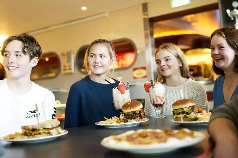 Отель Dr. Holms