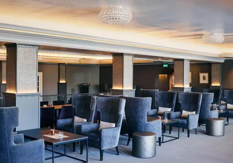 Отель Dr. Holms