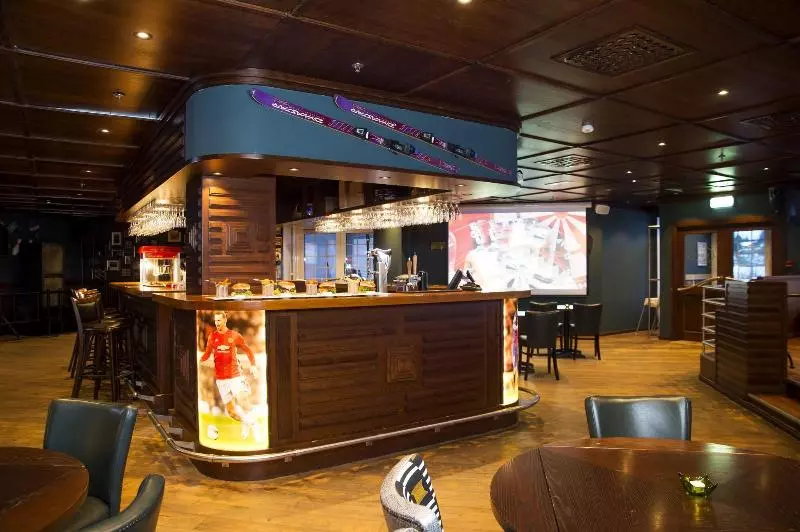 Отель Dr. Holms