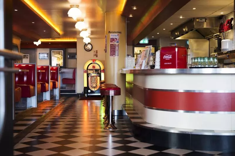 Отель Dr. Holms