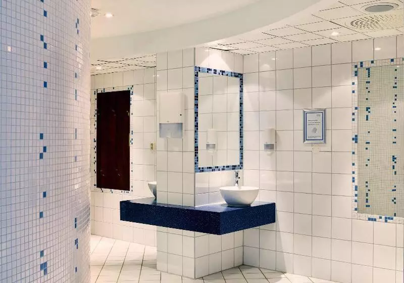 Отель Dr. Holms