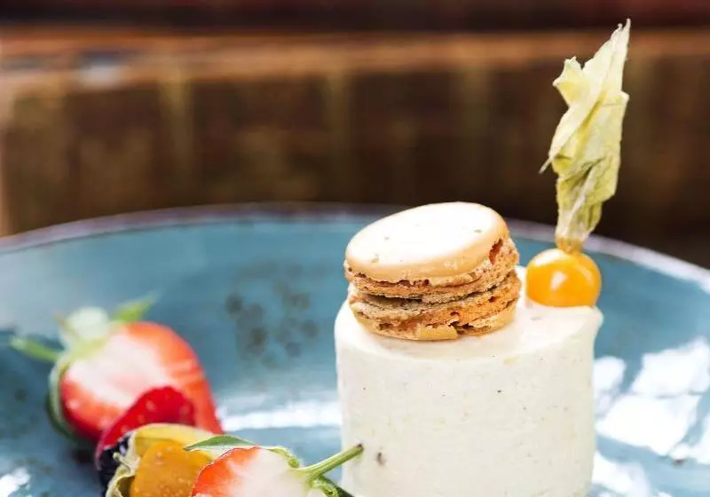 Отель Dr. Holms