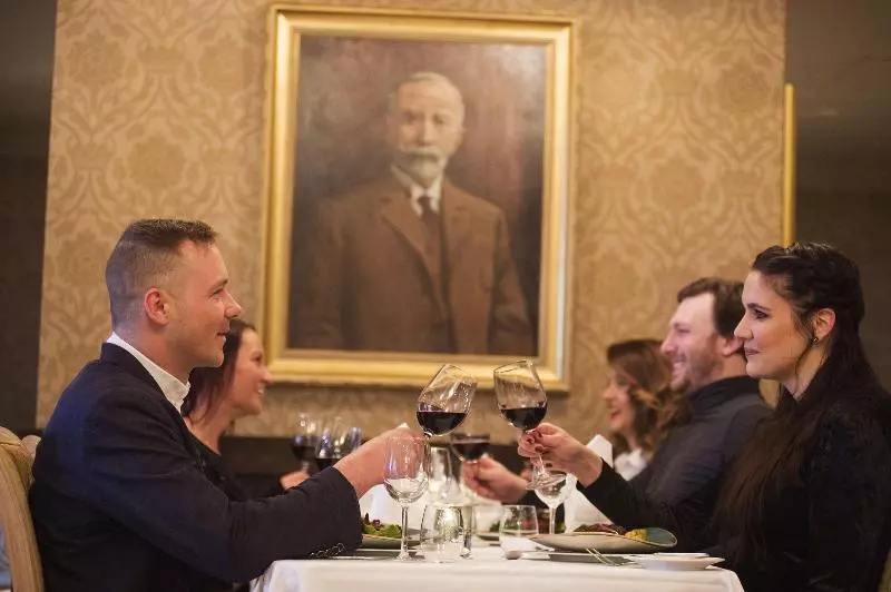 Отель Dr. Holms