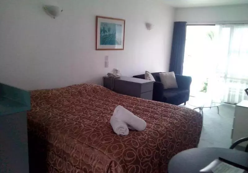 בית מלון כפרי Dukes Midway Lodge