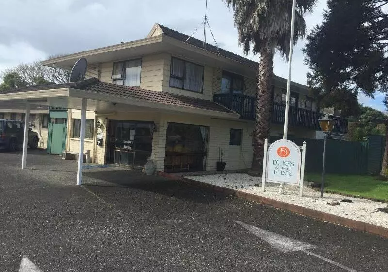 בית מלון כפרי Dukes Midway Lodge