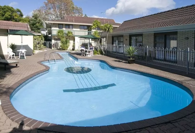 בית מלון כפרי Dukes Midway Lodge