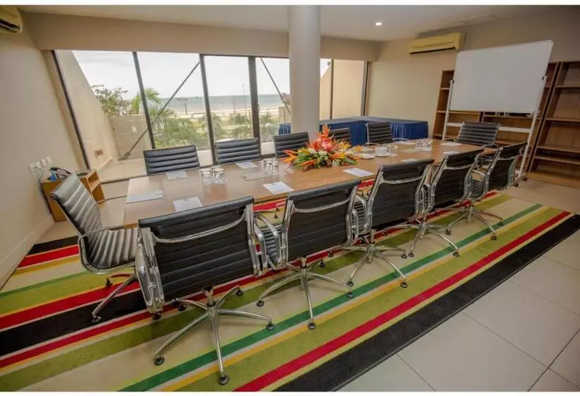 Ela Beach Hotel & Apartments