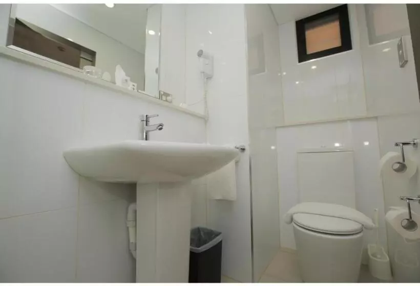 Ela Beach Hotel & Apartments