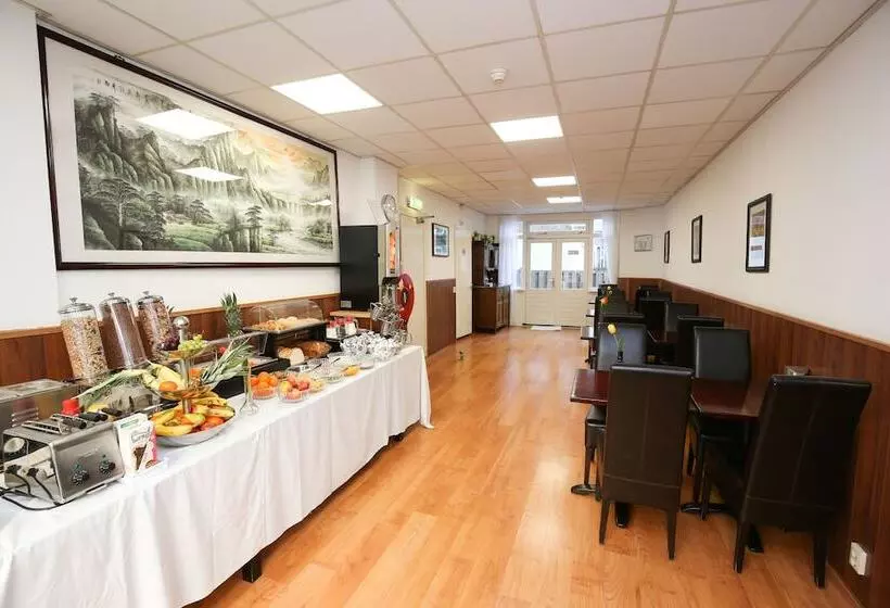 בית מלון כפרי Flipper Amsterdam