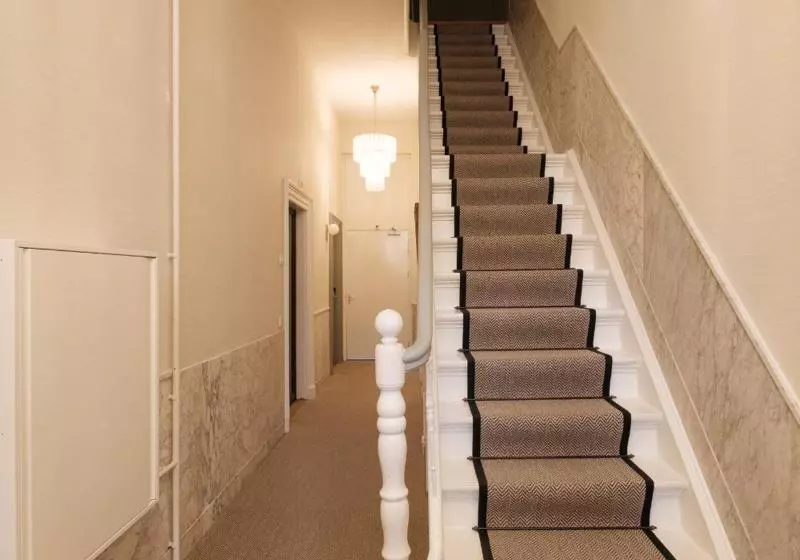 هتل Parklane