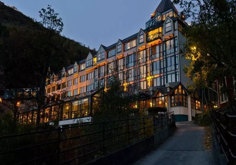 בית מלון כפרי Union Geiranger Bad & Spa