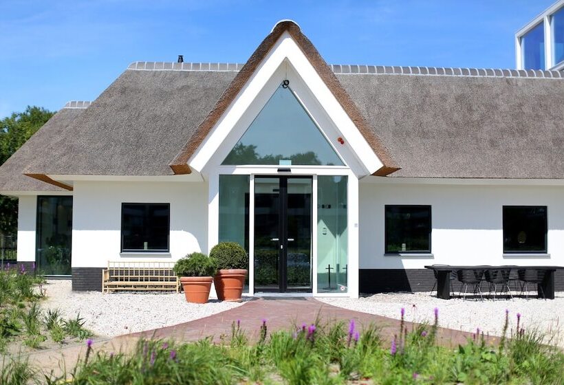 Hotelli Van Der Valk De Gouden Leeuw