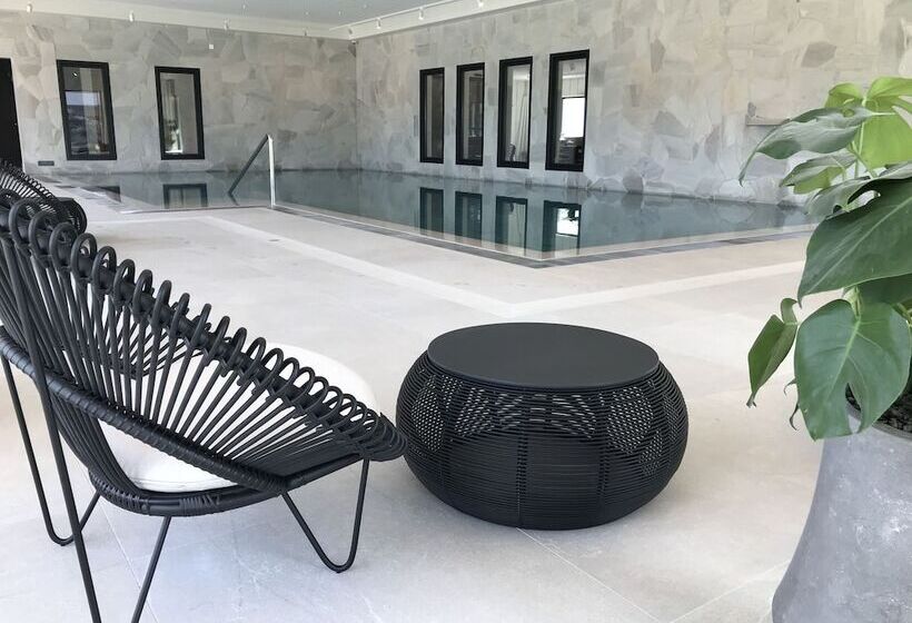 Hotelli Van Der Valk De Gouden Leeuw