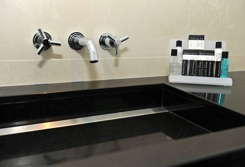 Hotelli Van Der Valk De Gouden Leeuw