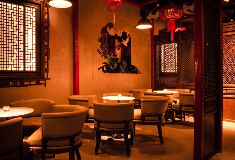 Admiral Hotel Manila Mgallery