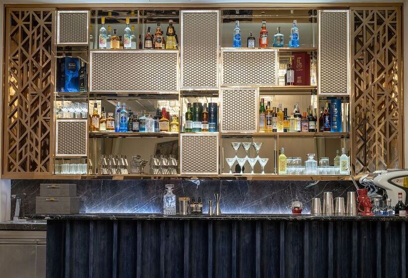 Admiral Hotel Manila Mgallery