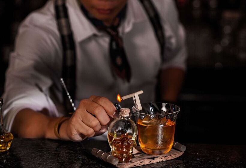 Admiral Hotel Manila Mgallery