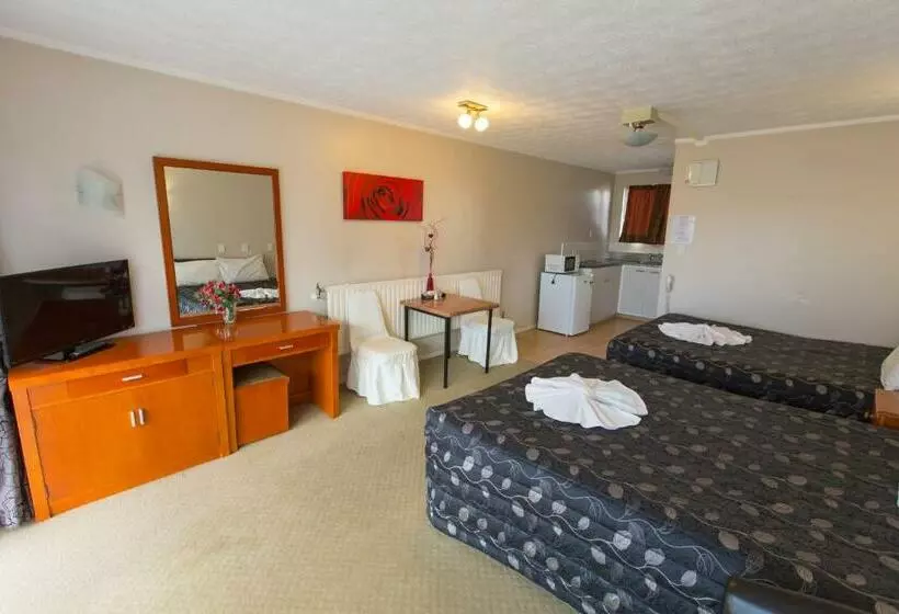 Gateway International Motel