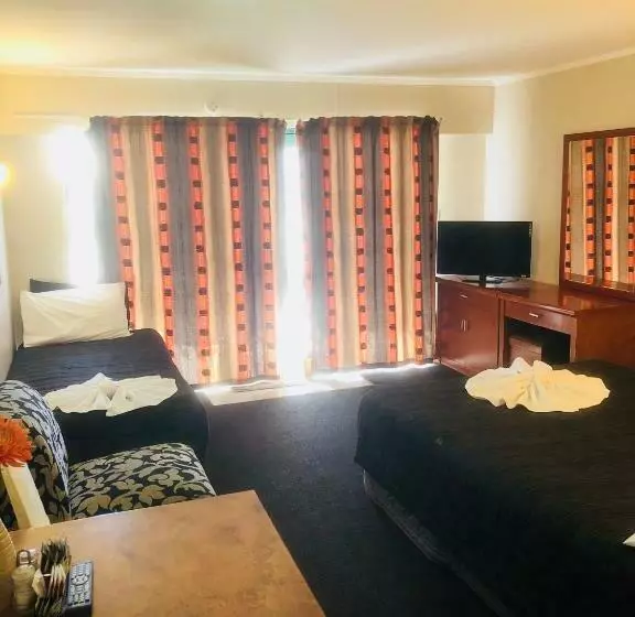 Gateway International Motel