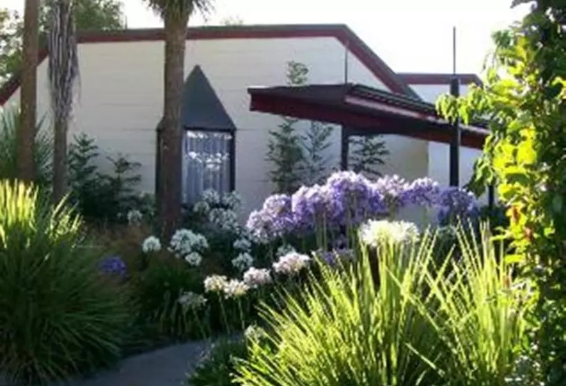 Gothic Heights Motel