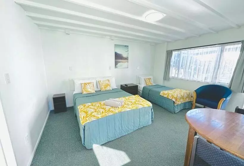 Gothic Heights Motel