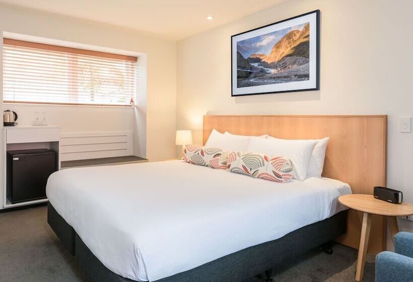 Heartland Hotel Glacier Country