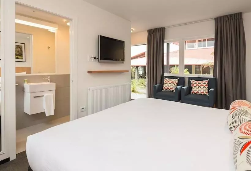 Heartland Hotel Glacier Country