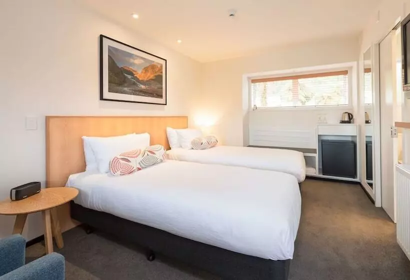 Heartland Hotel Glacier Country