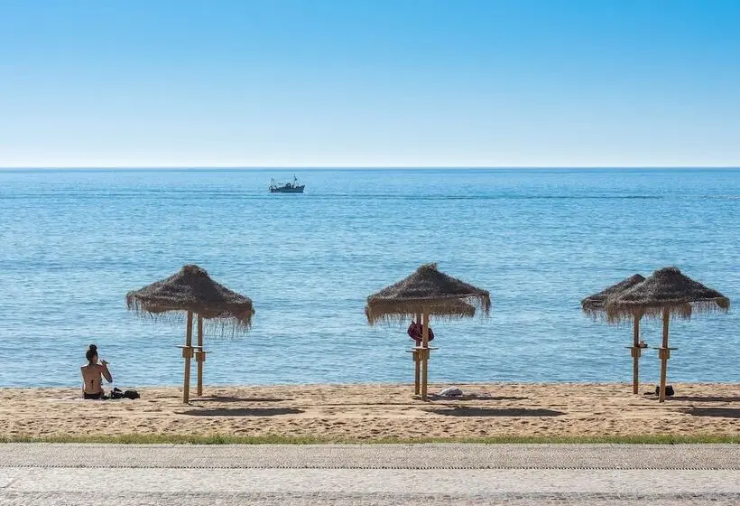 Hotelli Dom Jose Beach