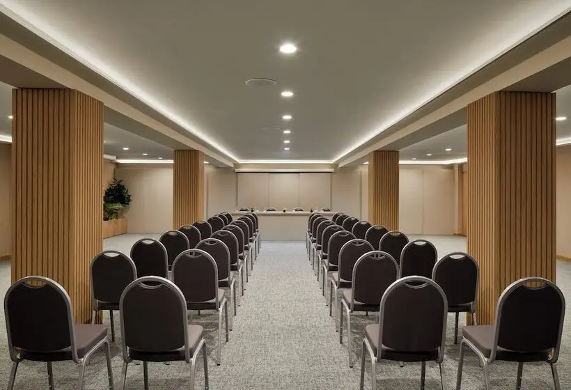 Hotelli Dom Jose Beach