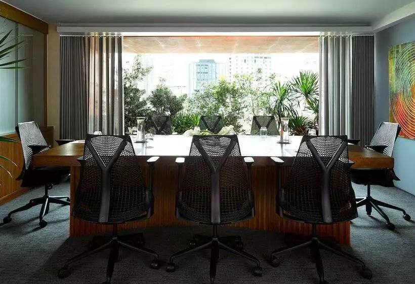 فندق Dusit Thani Manila