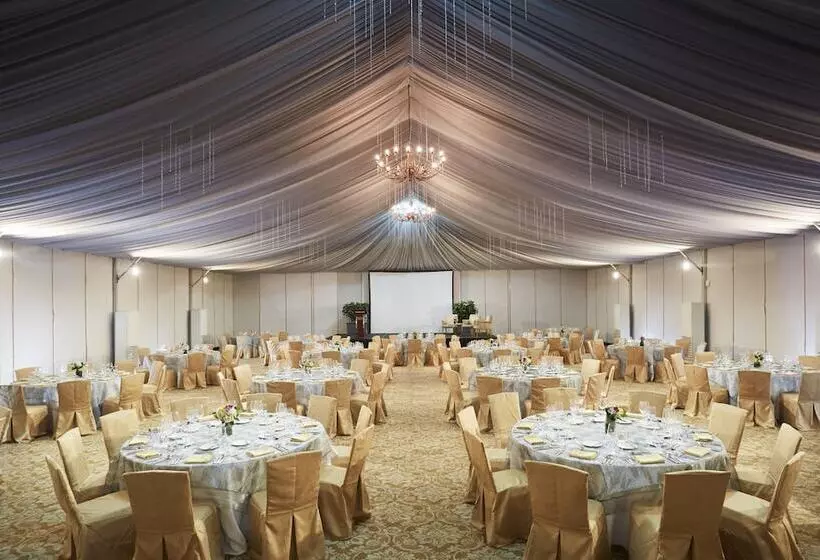 فندق Dusit Thani Manila