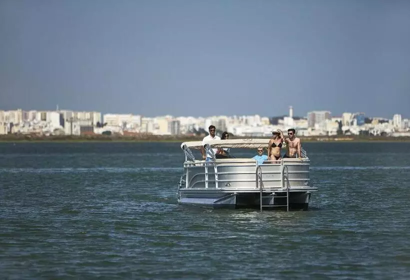 هتل Faro & Beach Club