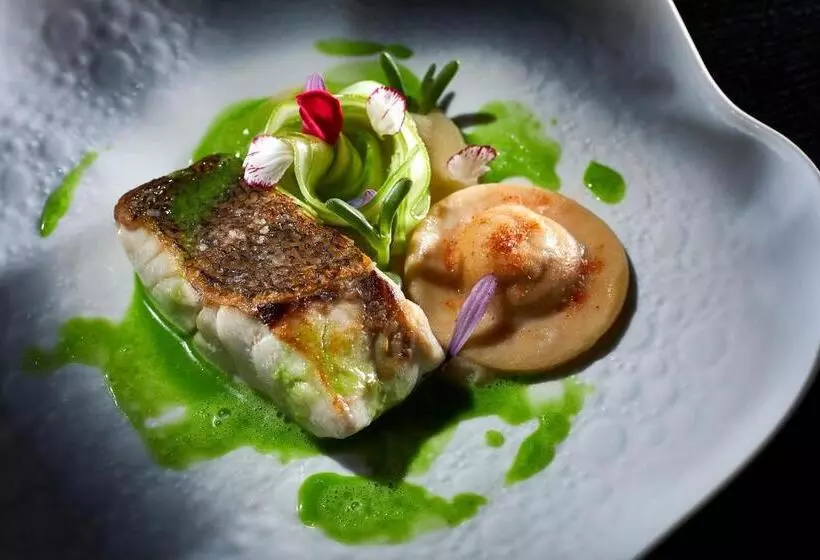 هتل Faro & Beach Club