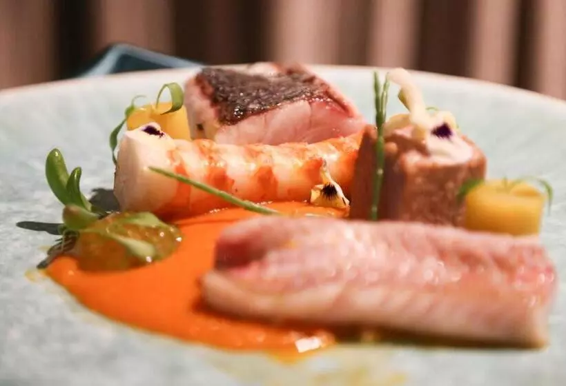 هتل Faro & Beach Club