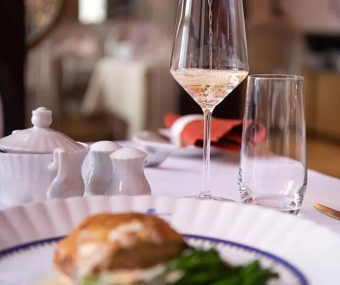 H15 Francuski Old Town   Destigo Hotels